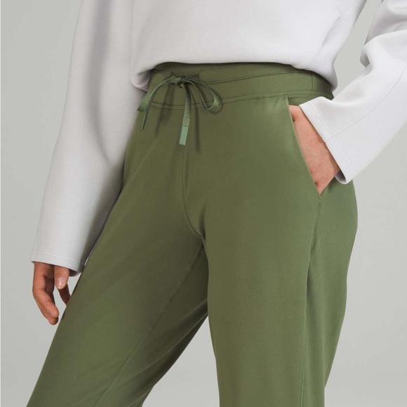 NWOT / Lululemon Ready to Rulu High-Rise Jogger Crop - Picture 2 of 10